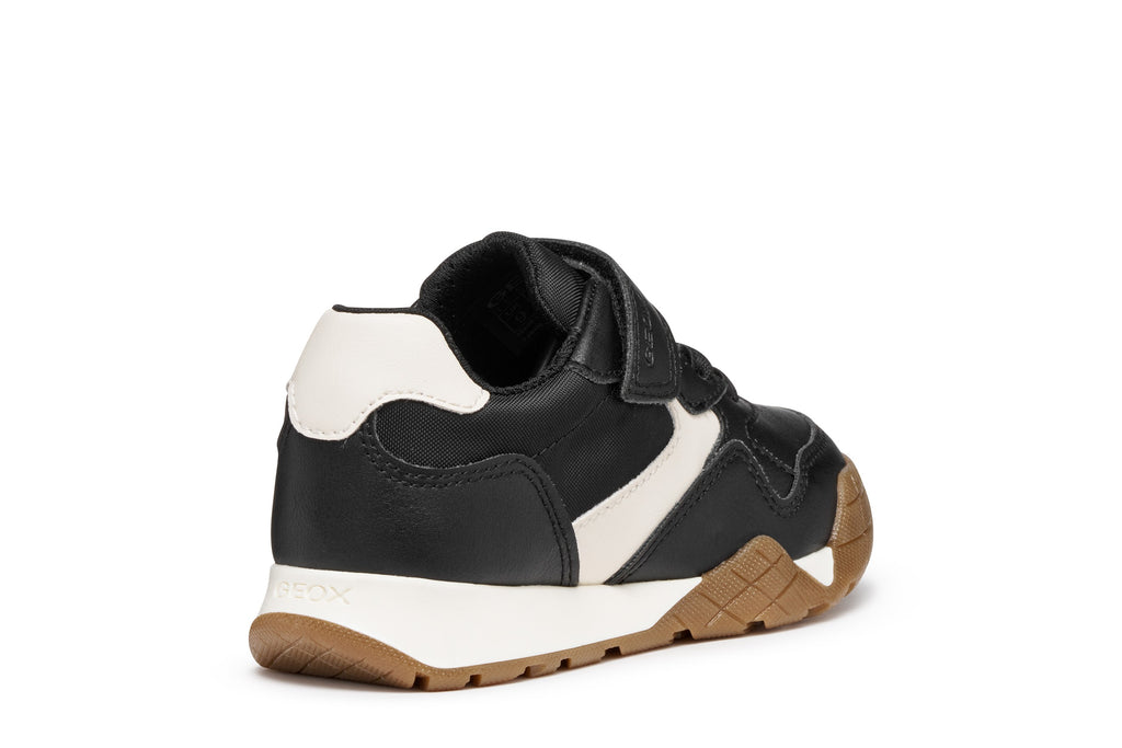 ДЕТСКИ СНИКЪРСИ GEOX J RANN